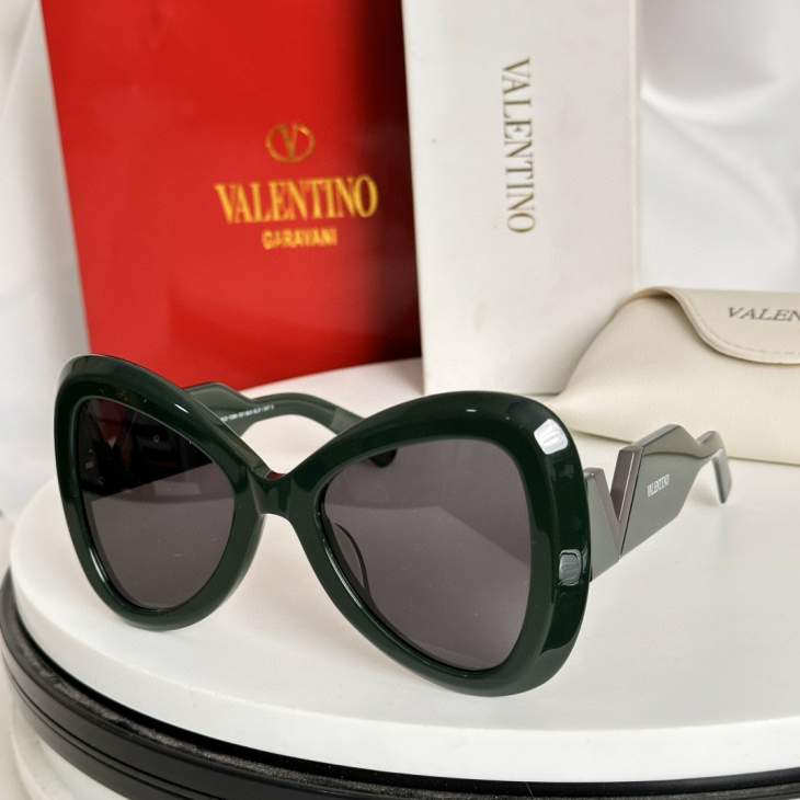 Picture of Valentino Sunglasses _SKUfw66579556fw